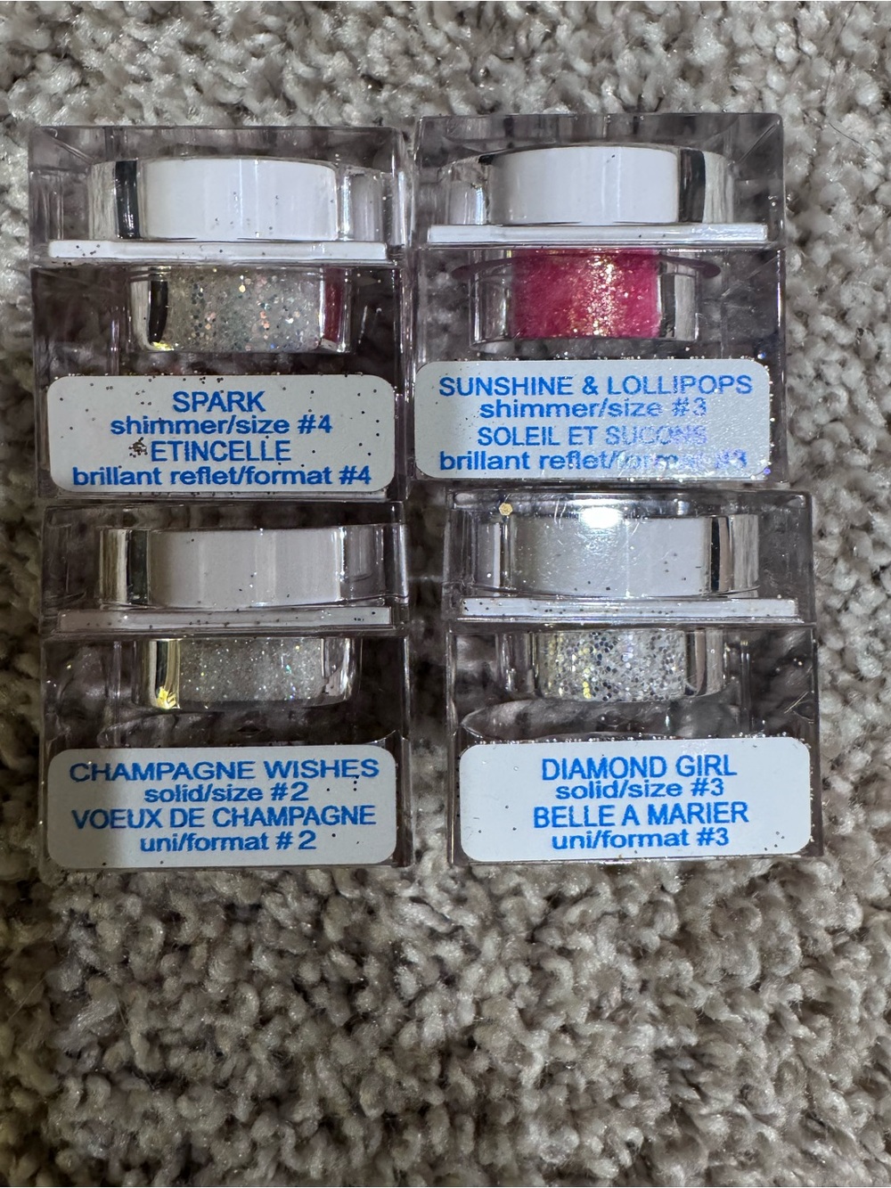 Lit glitter for eyes with lit glitter glue